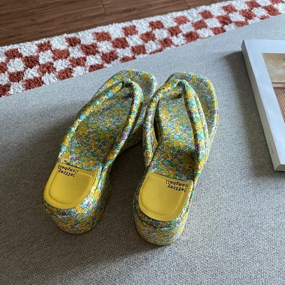 Thong Platform Heels | Jeffrey Campbell - Picture 3 of 5